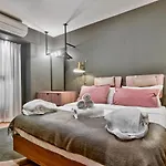 De 3*